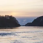 Logbua - House On The Sea *