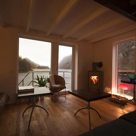 Logbua - House On The Sea