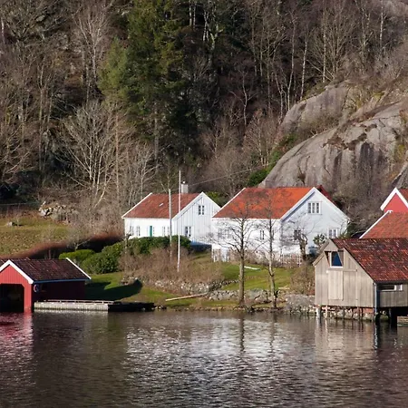 Logbua - House On The Sea *
