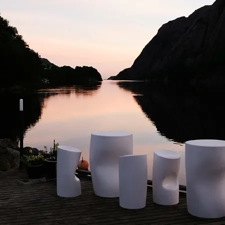 Logbua - House On The Sea *