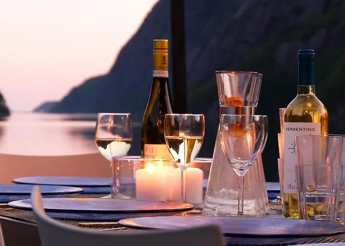 Logbua - House On The Sea