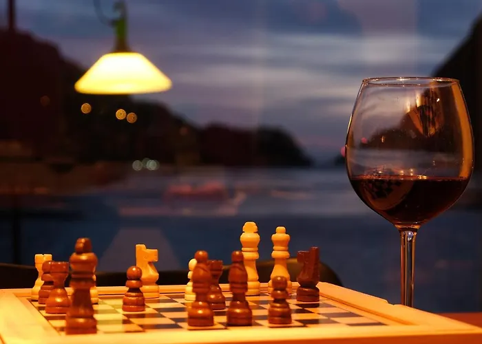 Villa Logbua - House On The Sea *