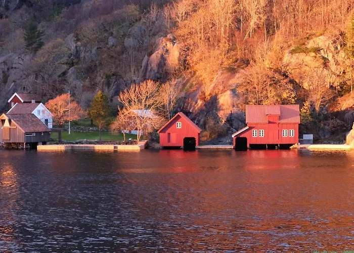 Logbua - House On The Sea