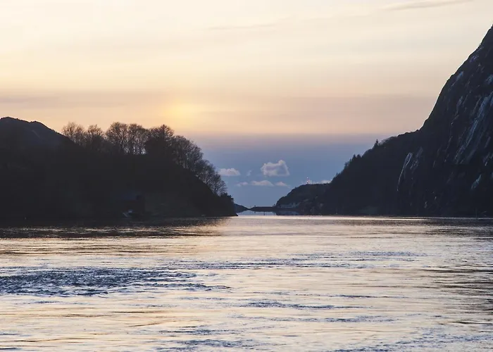 Logbua - House On The Sea *