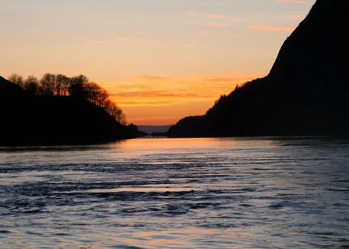 Logbua - House On The Sea * Ana-Sira